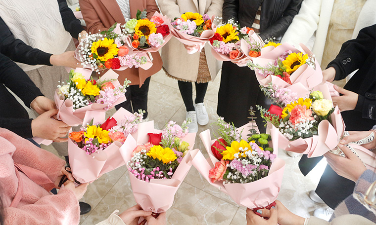 愛(ài)在三八節，情暖半邊天——濟南賽成為女員工送上節日祝福